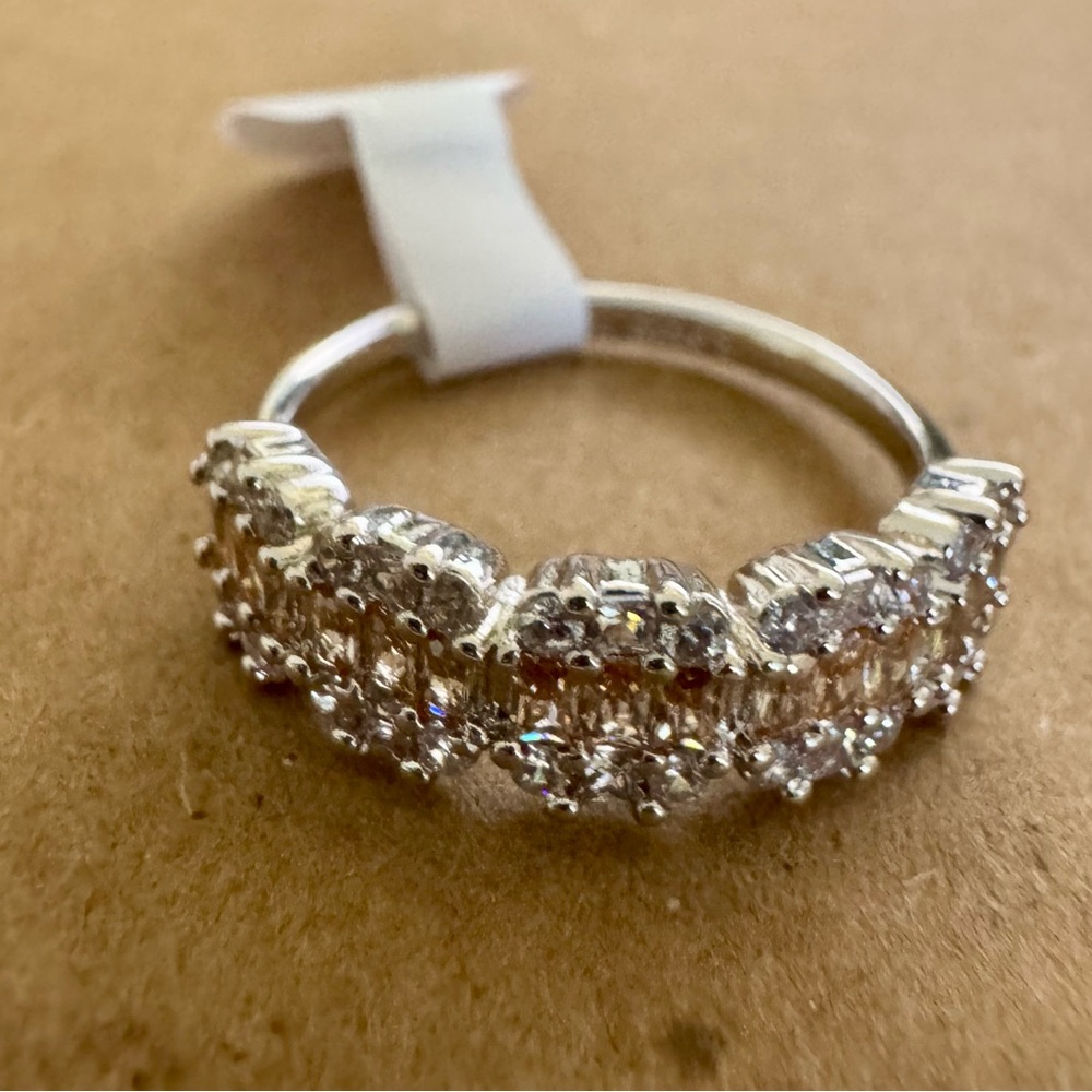 Elegant Silver Diamond Ring